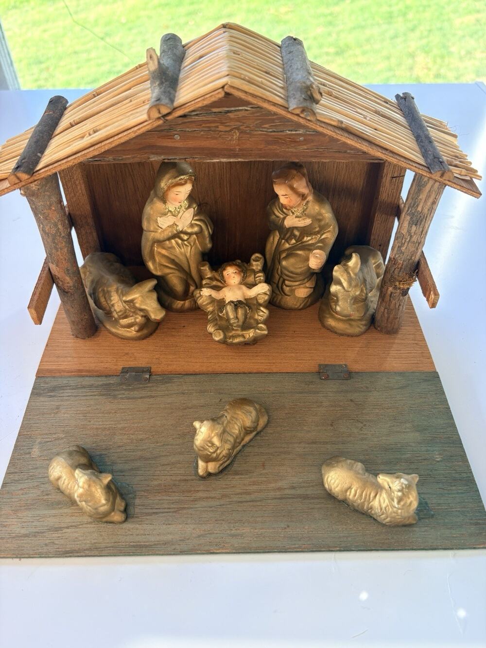 VTG 1950's Japan Lighted Wood Nativity Scene Gold Paper Mache Fold Down